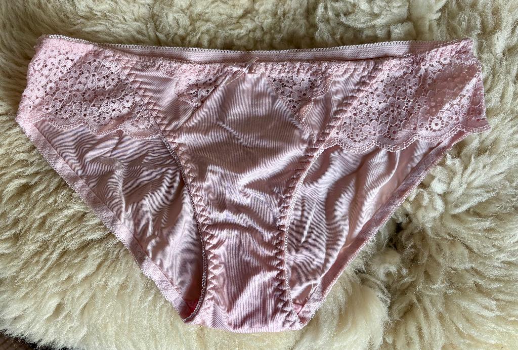 Roze satijnen kanten slipje - M/L, Verzenden, Roze, Slip