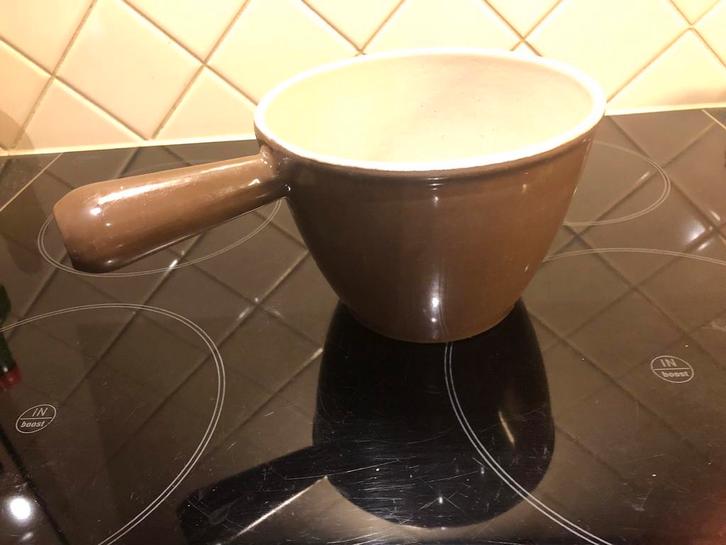 t.k.Le Creuset caquelon FB gietijzer bruin INDUCTIE, Huis en Inrichting, Keuken | Potten en Pannen, Zo goed als nieuw, Koekenpan of Braadpan