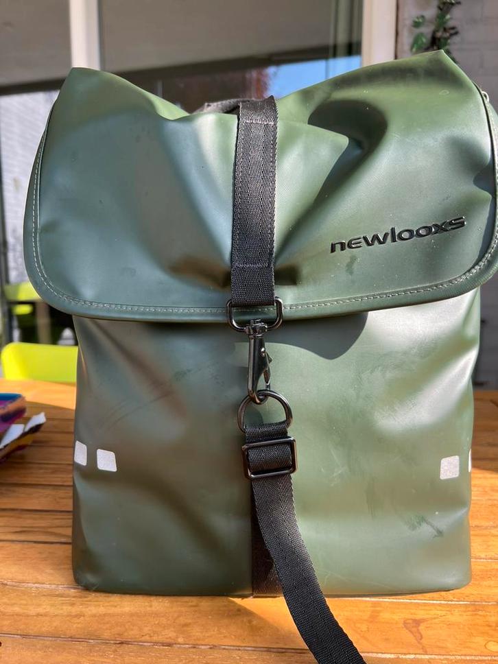 New Looks Odense waterdichte fietstas. Ideaal voor laptop, Sieraden, Tassen en Uiterlijk, Tassen | Rugtassen, Zo goed als nieuw