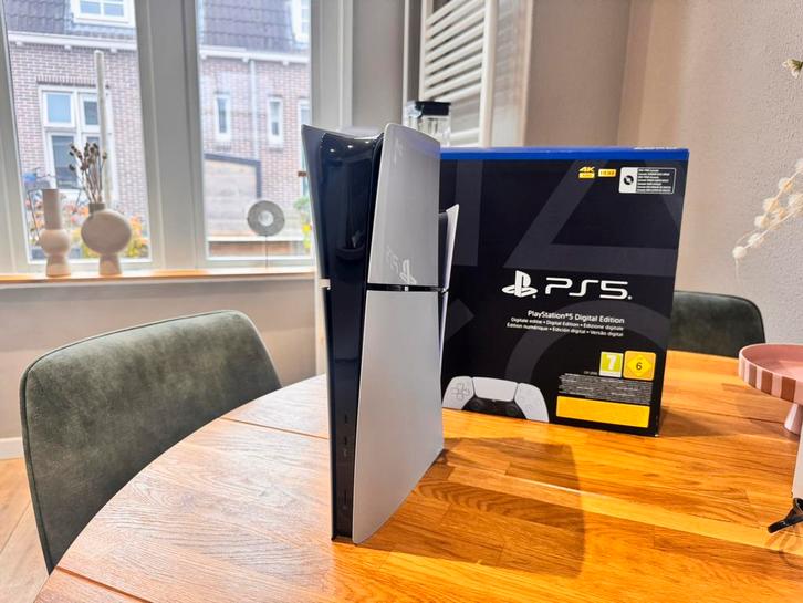 PS 5 Slim, Spelcomputers en Games, Spelcomputers | Sony PlayStation 5, Zo goed als nieuw, Ophalen