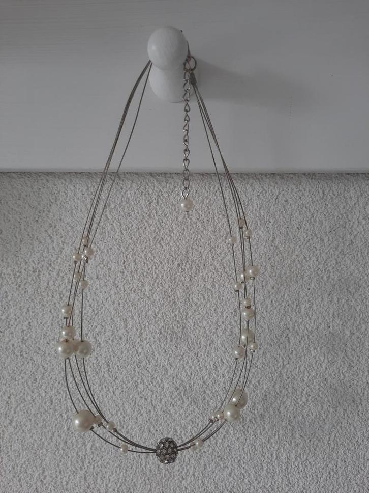 Mooie Parel Ketting met Zilverkleurige Strass Hanger, Sieraden, Tassen en Uiterlijk, Kettingen, Zo goed als nieuw, Overige materialen