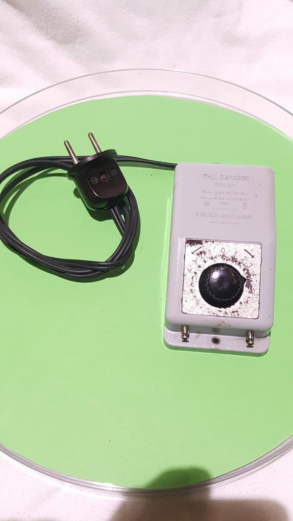 Trix Express 747 trafo 1957, Hobby en Vrije tijd, Modeltreinen | H0, Gebruikt, Transformator of Voeding, Gelijkstroom, Trix, Ophalen of Verzenden