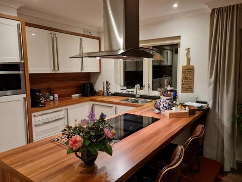glanzend witte keuken incl. apparatuur, Huis en Inrichting, Keuken | Complete keukens, Zo goed als nieuw, U-keuken, Wit, Ophalen