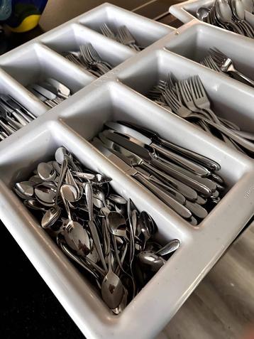 Heel veel bestek van Amefa beschikbaar voor biedingen