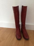 Rode laarzen, Ophalen, Gedragen, Rood, Hoge laarzen