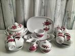 Vintage servies onderdelen Wunsiedel met rode roosjes, Ophalen of Verzenden, Overige stijlen, Porselein, Schaal of Schalen