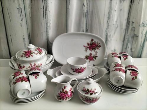 Vintage servies onderdelen Wunsiedel met rode roosjes, Huis en Inrichting, Keuken | Servies, Zo goed als nieuw, Schaal of Schalen