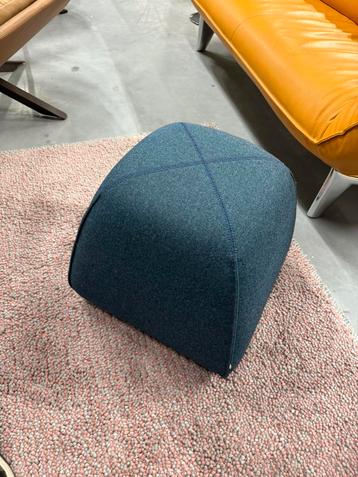 2 Nieuw Design on Stock BimBom Kruk blauw stof Bim Bom beschikbaar voor biedingen