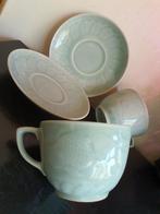 Twee Kop en Schotels met Karper  Celadon, Ophalen of Verzenden, Zo goed als nieuw, Overige stijlen, Kop(pen) en/of Schotel(s)