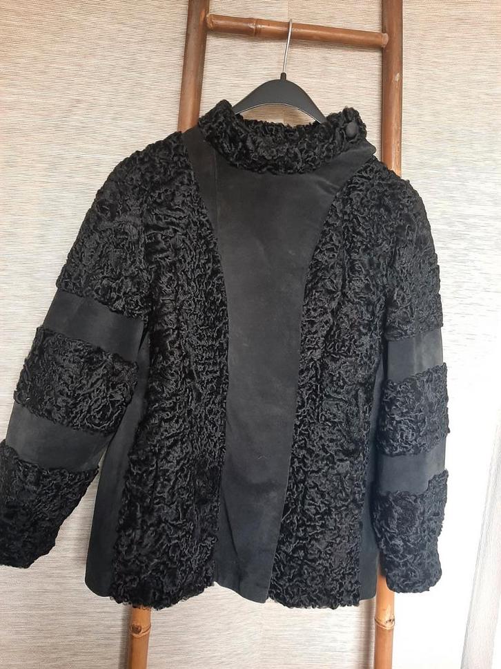 Vintage astrakan/suède jas, Kleding | Dames, Jassen | Winter, Zo goed als nieuw, Maat 38/40 (M), Zwart, Ophalen of Verzenden