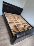 Queen size bedframe, Huis en Inrichting, Slaapkamer | Bedden, Ophalen, Overige materialen, Bruin, Tweepersoons