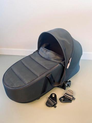 Zwarte Babyzen Yoyo Reiswieg - Zo Goed Als Nieuw! beschikbaar voor biedingen