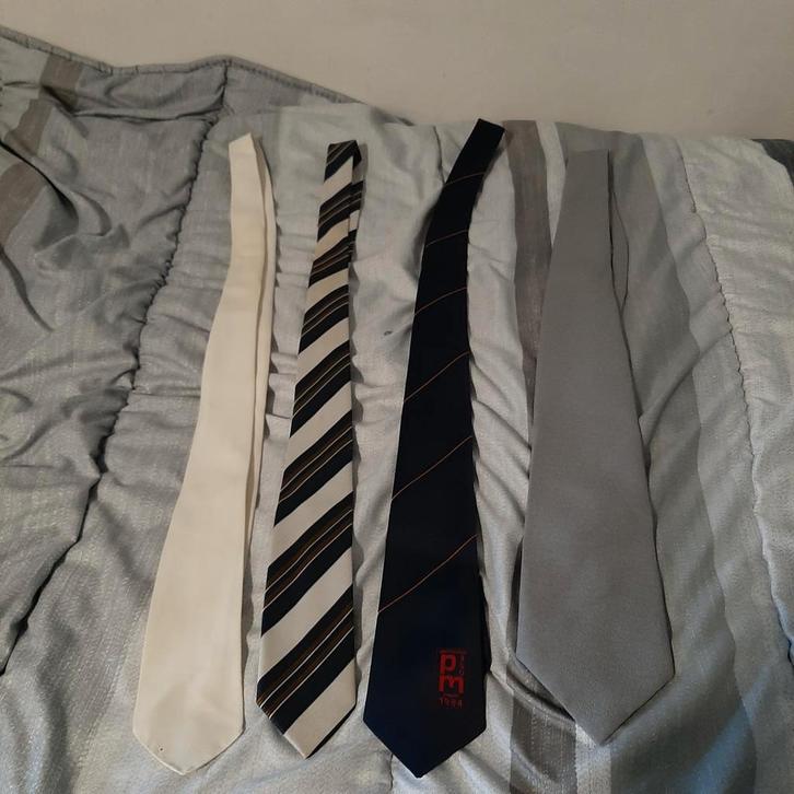 Partij Stropdassen - 28 stuks voor studenten/toneel, Kleding | Heren, Stropdassen, Gedragen, Met patroon, Overige kleuren, Ophalen of Verzenden
