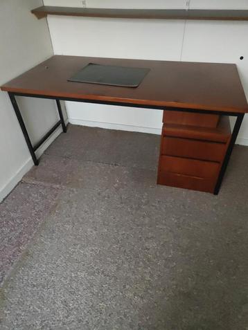 Bureau met ladekast - Vintage look beschikbaar voor biedingen