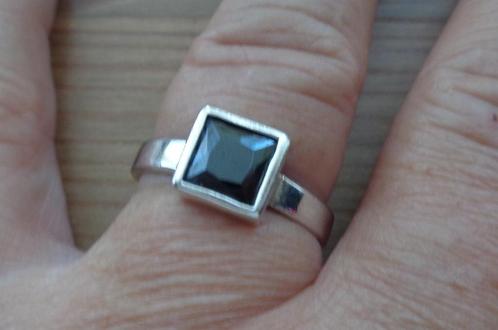zilveren ring met vierkant git steen [016], Sieraden, Tassen en Uiterlijk, Ringen, Zo goed als nieuw, Dame, 17 tot 18, Zilver