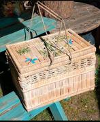 Vintage bamboe picknick mand

Handbeschilderd

I.z.g.s, Antiek en Kunst, Ophalen of Verzenden