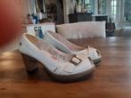Dr Martens witte peep toe hakken 39, Kleding | Dames, Schoenen, Pumps, Wit, Ophalen of Verzenden, Dr. Martens