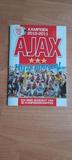 Hij is binnen!  Ajax, Verzamelen, Sportartikelen en Voetbal, Ophalen of Verzenden, Nieuw, Ajax, Boek of Tijdschrift
