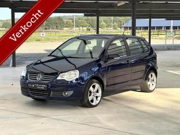 Volkswagen Polo 1.4-16V Sportline AUT/AIRCO/STOELVERWARMING beschikbaar voor biedingen