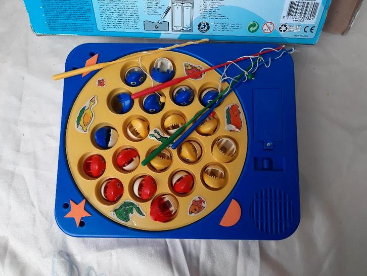 Let's Go Fishing Original (ML) - Actiespel – Hengelspel,  2, Hobby en Vrije tijd, Gezelschapsspellen | Bordspellen, Zo goed als nieuw