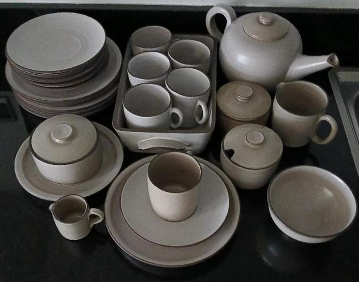 handgemaakt aardewerk en uniek servies, Huis en Inrichting, Keuken | Servies, Zo goed als nieuw, Compleet servies, Effen, Keramiek