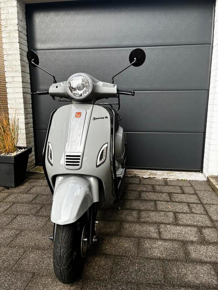 La Souris Sourini R 2738 km Incl. helm & ART 4 slot, Fietsen en Brommers, Scooters | Overige merken, Zo goed als nieuw, Benzine
