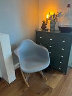 Grijze design schommelstoel, Zo goed als nieuw, Ophalen, Hout, Eén