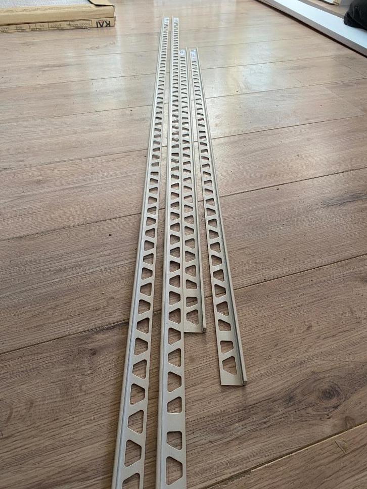 Tegelprofiel beige, Doe-het-zelf en Verbouw, Plinten en Afwerking, Nieuw, Overige typen, Overige materialen, 250 cm of meer, Ophalen