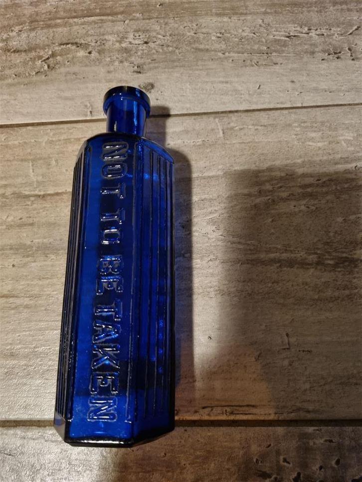 Antique Cobalt Blue Glass Poison Bottle, Antiek en Kunst, Antiek | Glas en Kristal, Ophalen of Verzenden