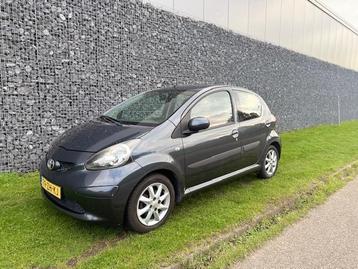 Toyota Aygo 1.0-12V + AUTOMAAT - AIRCO beschikbaar voor biedingen