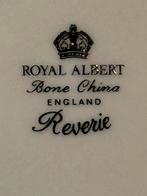 Royal Albert Reverie Sevies, Ophalen of Verzenden, Zo goed als nieuw, Bord(en), Effen