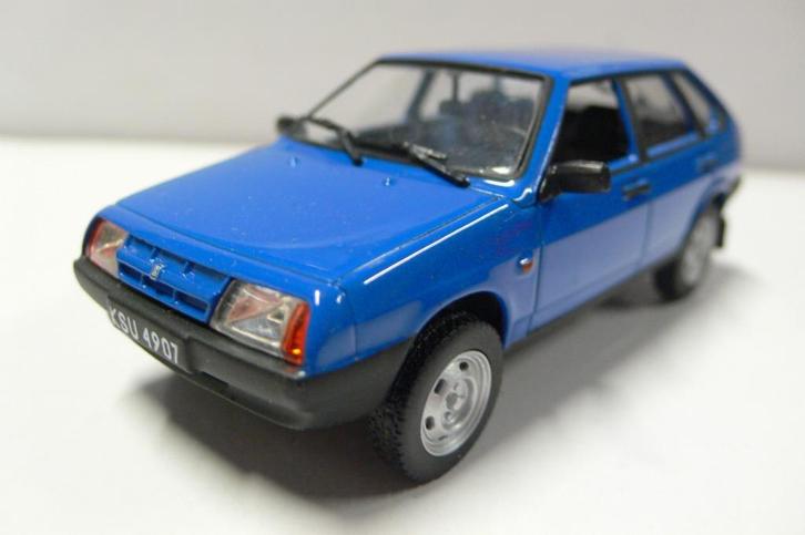 lada samara 4 deurs   1/43, Hobby en Vrije tijd, Modelauto's | 1:43, Nieuw, Auto, Overige merken, Verzenden