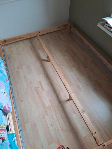 Ikea bedombouw / bedframe 140 x 200 - afbeelding 1