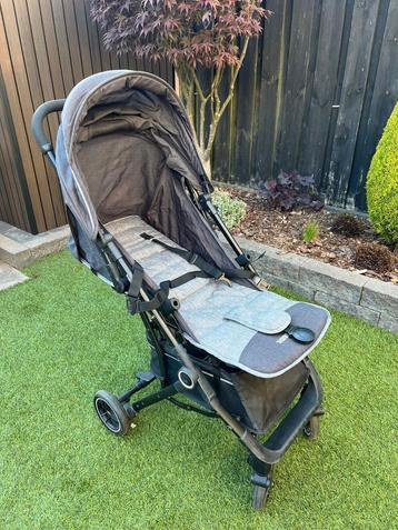 Hele nette buggy TITANIUM BABY lichtgewicht 6.4 kg  beschikbaar voor biedingen