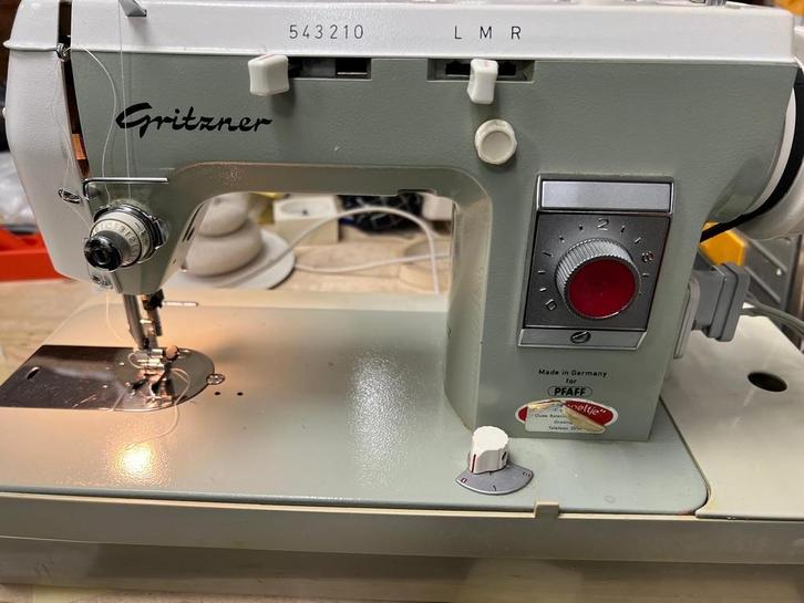 Vintage Gritzner Pfaff Naaimachine - Duits Vakmanschap, Antiek en Kunst, Antiek | Naaimachines, Ophalen