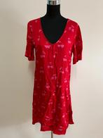 J237 - Rode Fabienne Chapot jurk maat M (1), Kleding | Dames, Ophalen of Verzenden, Zo goed als nieuw, Rood, Onder de knie