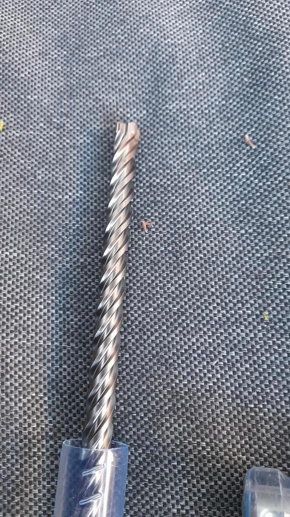 SDS MAX BOOR 12MM  BETON QUADRO SNIJVLAK, Doe-het-zelf en Verbouw, Gereedschap | Boormachines, Nieuw, Boor- en/of Breekhamer, Klopboormechanisme