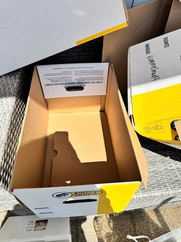 Partijtje verhuisdozen. beschikbaar voor biedingen
