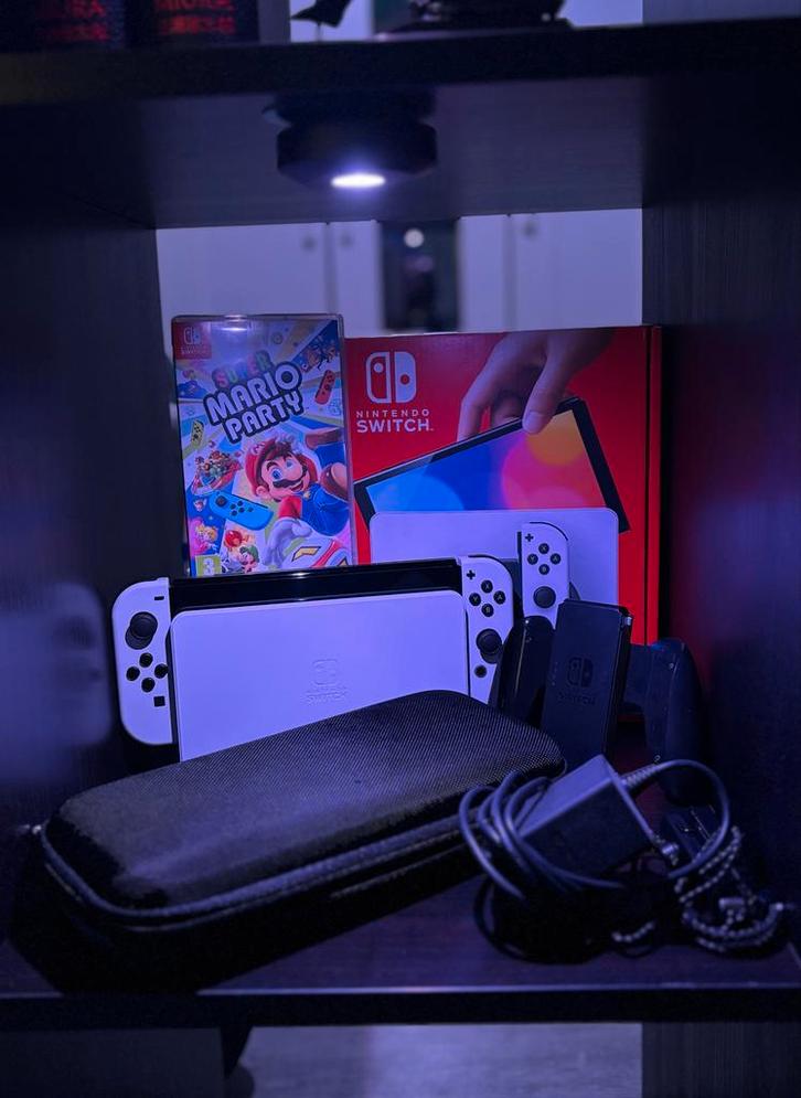 Nintendo Switch OLED Wit + Super Mario Party + Beschermhoes, Spelcomputers en Games, Games | Nintendo Switch, Gebruikt, Overige genres