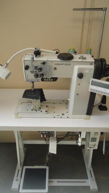 Industrie Durkopp/Adler Zuilnaaimachine 3 V.Trs. Volaut beschikbaar voor biedingen