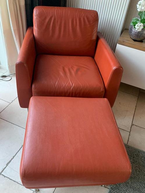 Fauteuil en hocker IKEA type Hamra leer terra-kleur, Huis en Inrichting, Fauteuils, Zo goed als nieuw, Leer, 50 tot 75 cm, Ophalen of Verzenden