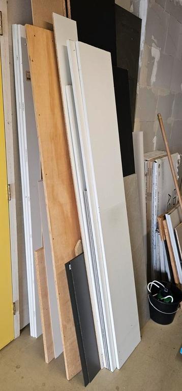 Houten planken en platen (mdf/spaanplaat/osb/houtplaat) beschikbaar voor biedingen