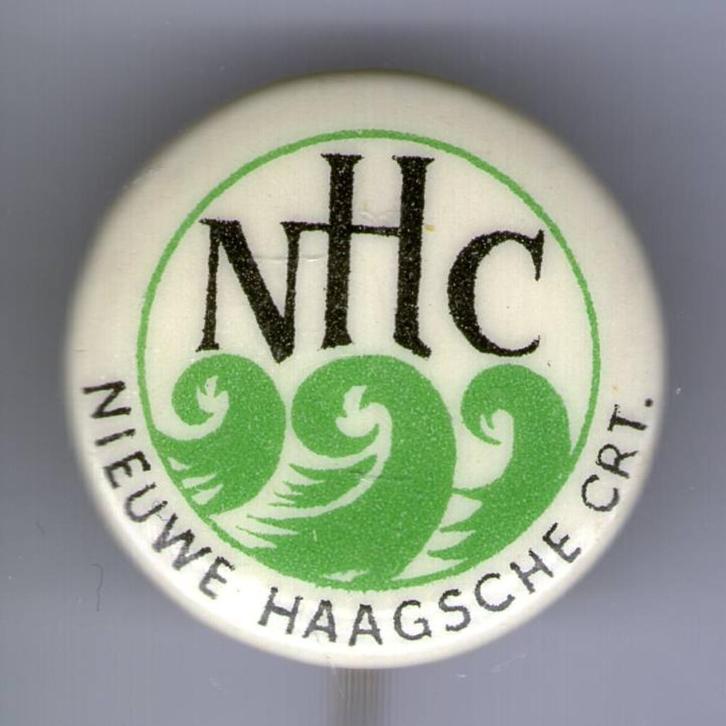 nHc Nieuwe Haagsche courant button ( W_048 ), Verzamelen, Speldjes, Pins en Buttons, Zo goed als nieuw, Button, Merk, Verzenden