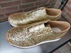 Goudkleurige dames schoenen, Kleding | Dames, Schoenen, Nieuw, Ophalen of Verzenden, Sneakers of Gympen