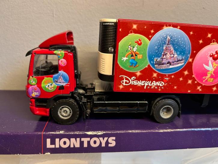 Lion toys car Daf CF C1000 Kerst Disneyland Paris NMIB, Hobby en Vrije tijd, Modelauto's | 1:50, Zo goed als nieuw, Bus of Vrachtwagen