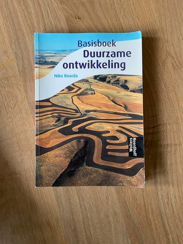 Basisboek Duurzame Ontwikkeling - Niko Roorda beschikbaar voor biedingen