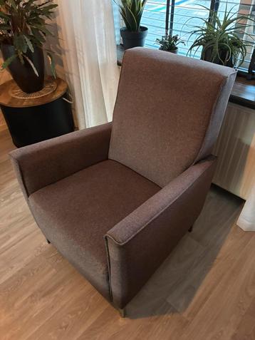 Mooie fauteuil- gratis! beschikbaar voor biedingen