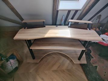 Millenium SD-180 N Studiodesk beschikbaar voor biedingen