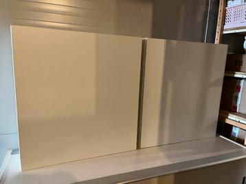 Twee ikea besta bovenkastjes met deur - afbeelding 1