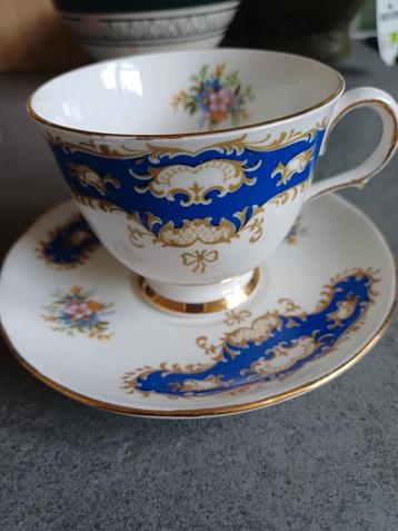 QueenAnne bone China kop en schotel beschikbaar voor biedingen